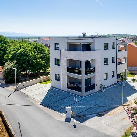 Salt Bloom Apartments Nin Buitenkant foto